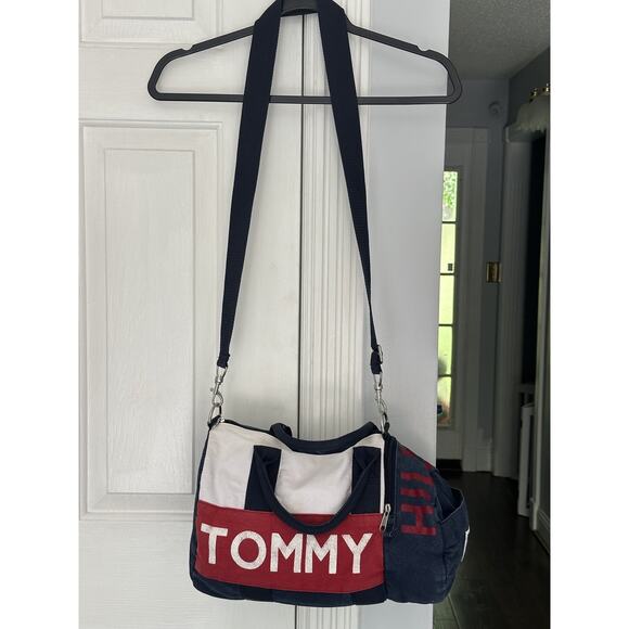 Vintage Tommy Hilfiger Travel Gym Duffle Shoulder Bag Spellout Logo 90s Small - Picture 4 of 16